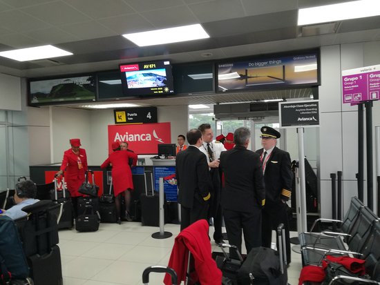 How can I easily check in with Avianca Airlines